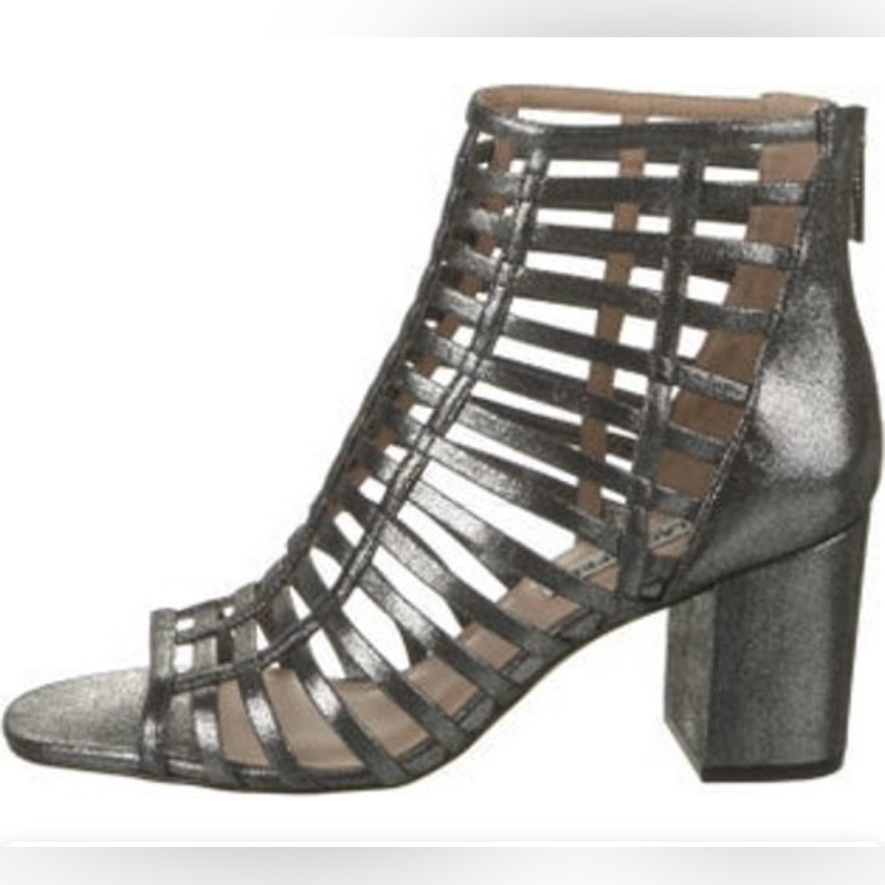 Karl Lagerfeld Paris Silver
Leather Gladiator shoes 6.5 M
